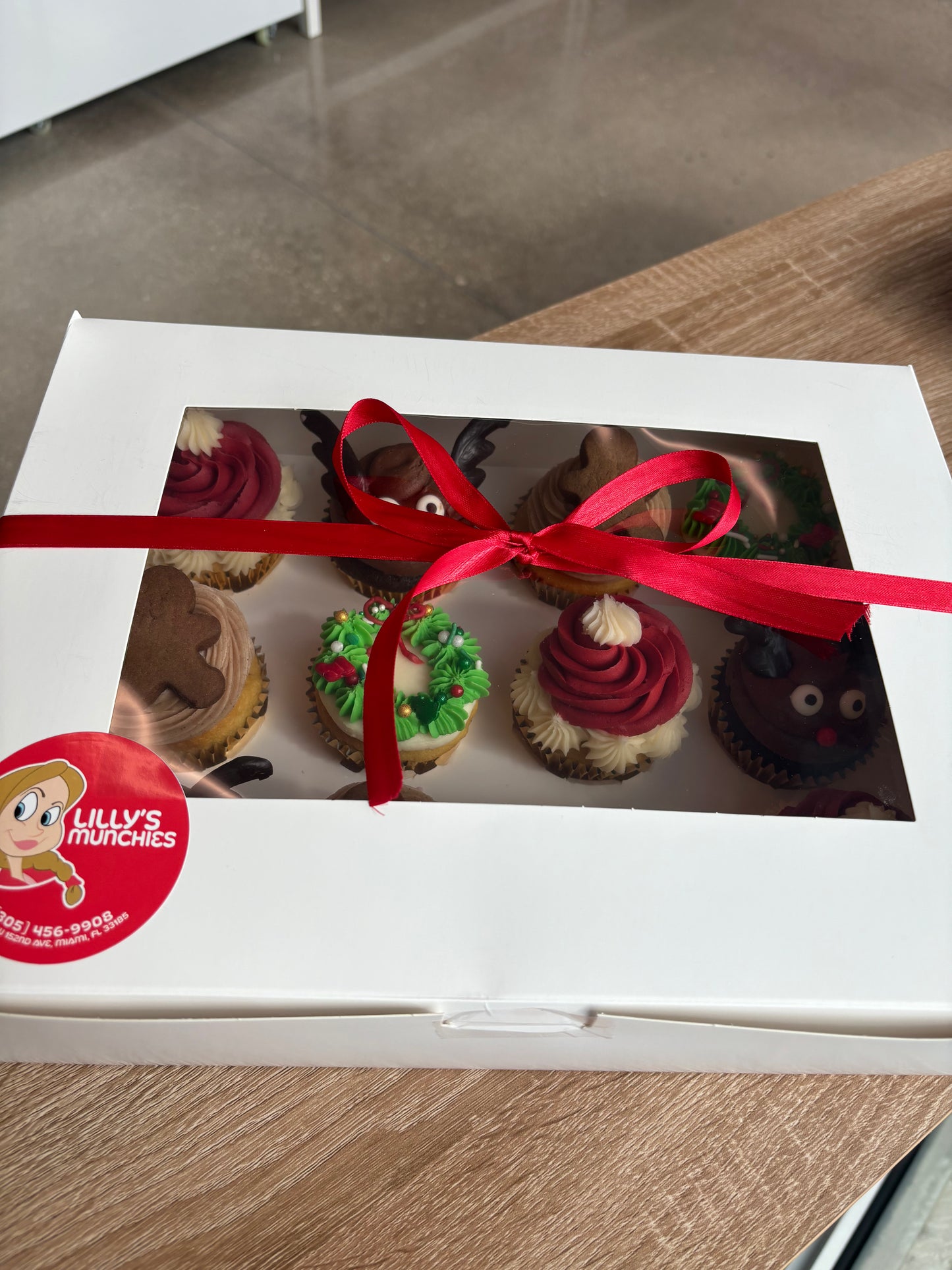 Christmas Cupcake Box – Festive Holiday Dozen