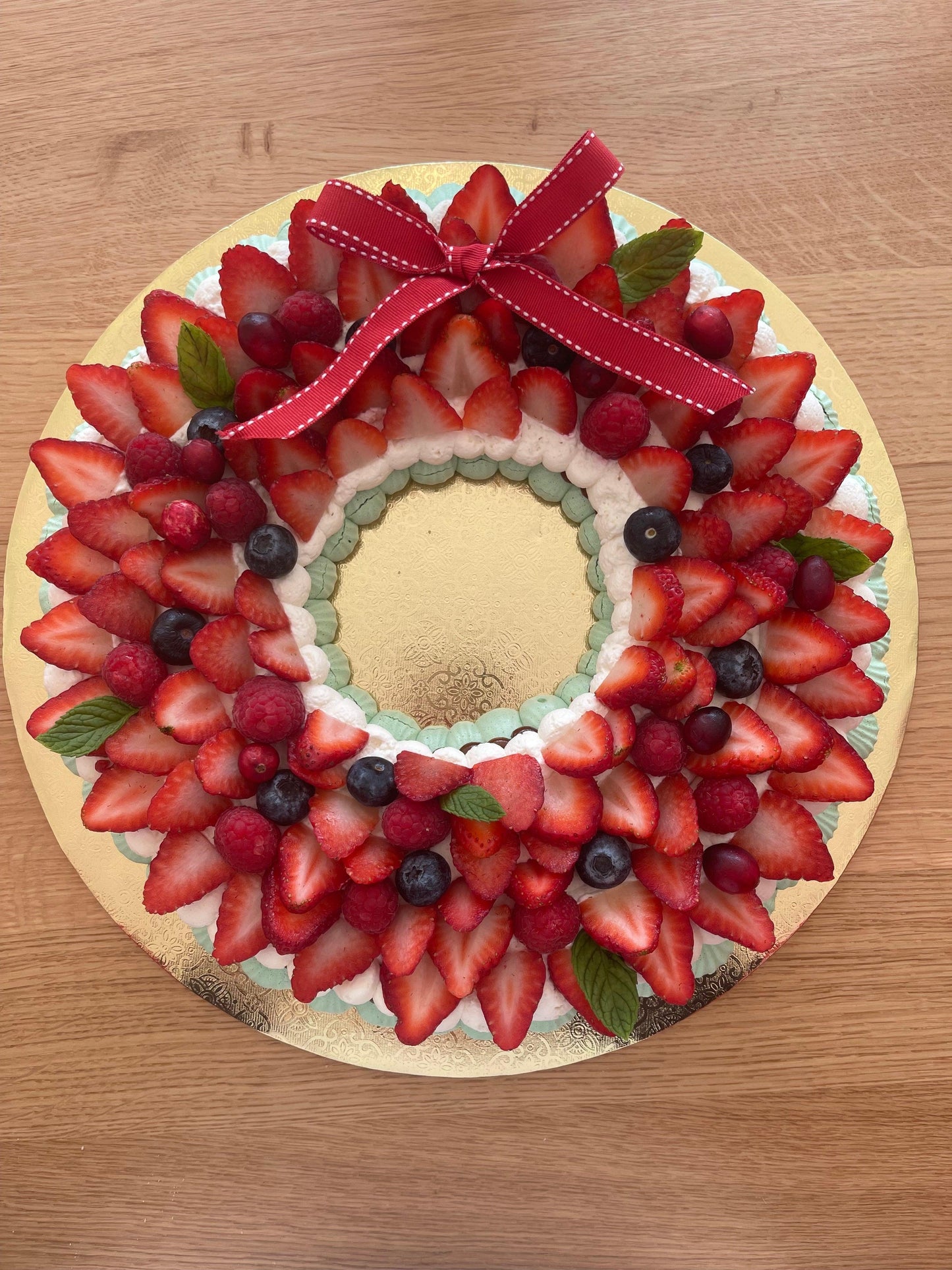 Christmas Pavlova Wreath