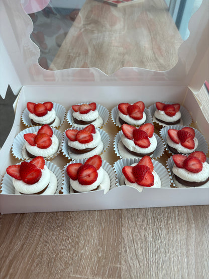 Mini Pavlovas Box