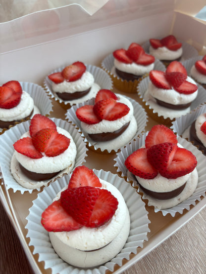 Mini Pavlovas Box